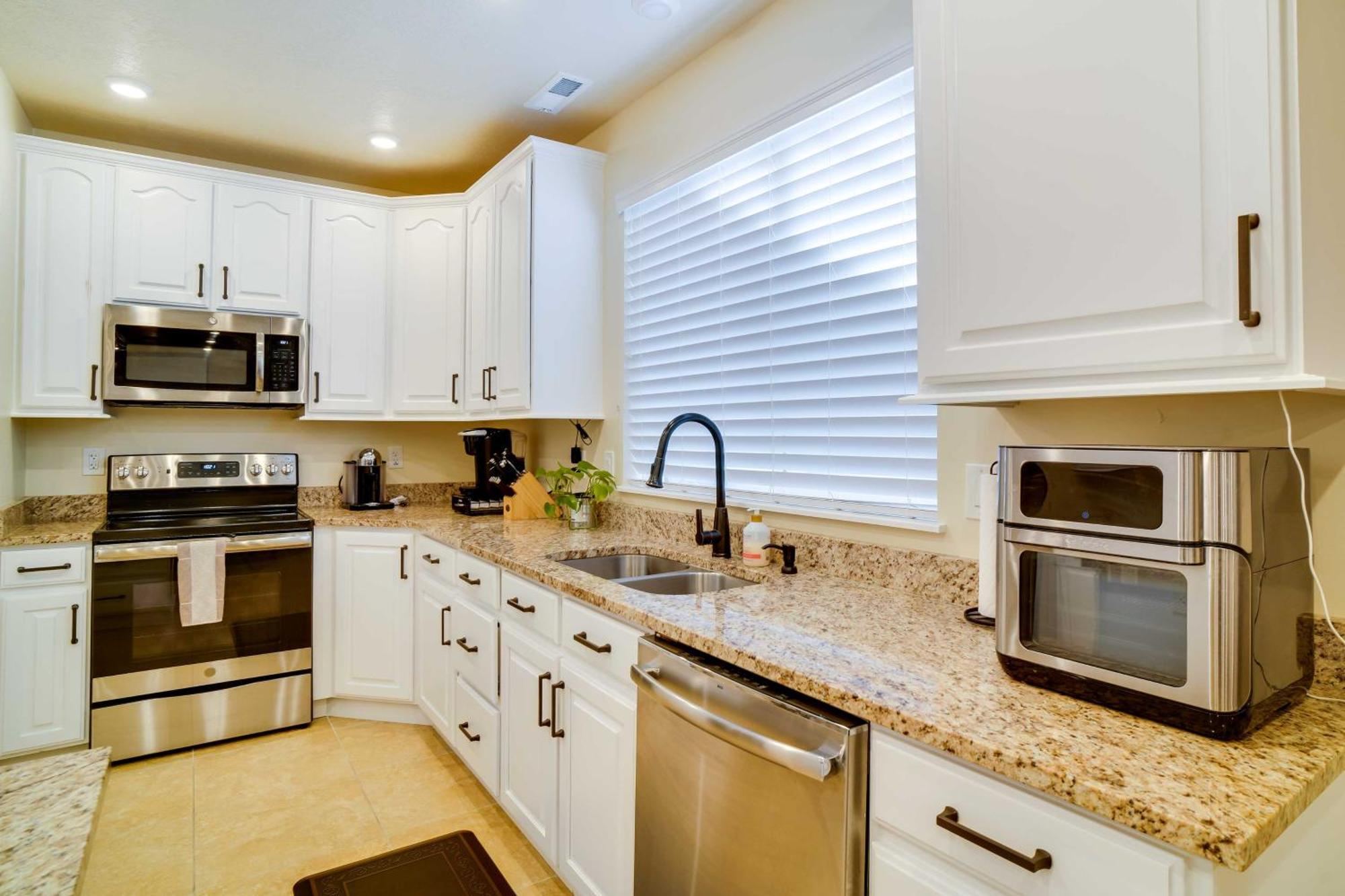 Contemporary Home With Grill Near Utah Lake! Saratoga Springs Exterior photo