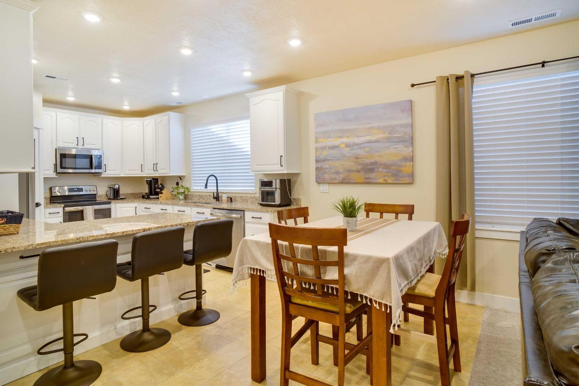 Contemporary Home With Grill Near Utah Lake! Saratoga Springs Exterior photo